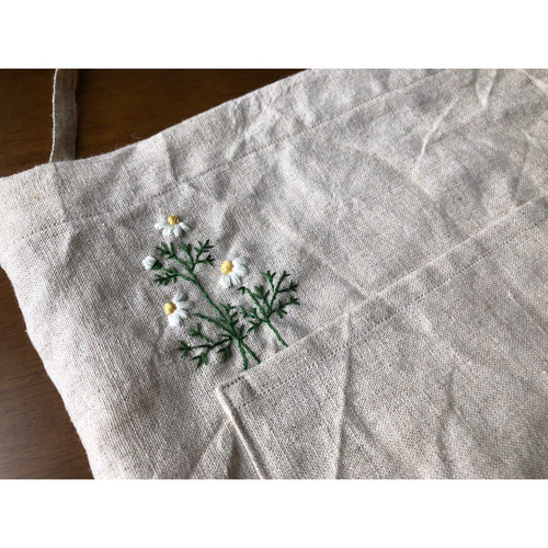 手仕事/手刺繍/エプロン/花刺繍/美しい 手刺繍エプロン