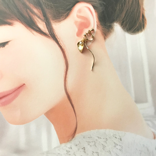 カラーの花のイヤリング・ピアス イヤリング・ノンホールピアス