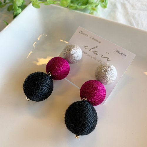 NO. 20】ピンク × ブラック ボンボンピアス イヤリング 大ぶりピアス 