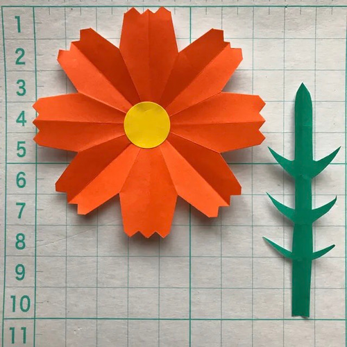 折り紙 秋桜 コスモス 切り紙 オレンジ系 壁面飾り 秋 施設 病院