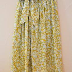 黄色の花柄のスカート　リボン付き 1枚目の画像