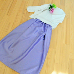 シャンタン風　春色ラベンダーのロングスカート 1枚目の画像