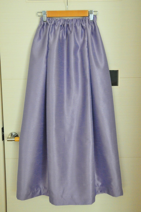 シャンタン風　春色ラベンダーのロングスカート 3枚目の画像