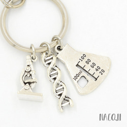 研究者のキーリング　フラスコ・顕微鏡・DNA二重螺旋構造　キーホルダー／バッグチャーム 5枚目の画像