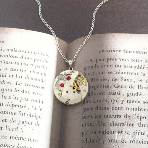 時計仕掛けのネックレスRUBY ヴィンテージ時計のムーブメント