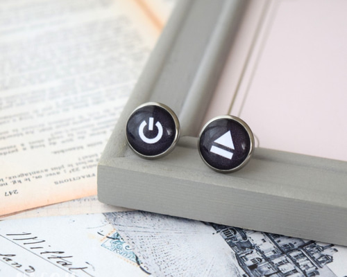 No.895　専用出品　エマイユボタンピアス２点 MARC JACOBS ピアス THE BUTTON STUD EARRINGS/ザ ボタン