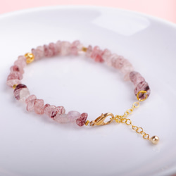 草莓晶包金手鍊 | 不規則俄羅斯草莓晶 | 14K包金天然水晶礦石手鍊 | 手鏈 | 手環 第4張的照片