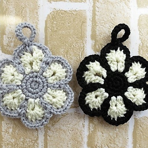 アクリルたわし エコたわし スクエア お花 北欧☆かわいいお花のアクリルたわし☆エコたわし - メルカリ