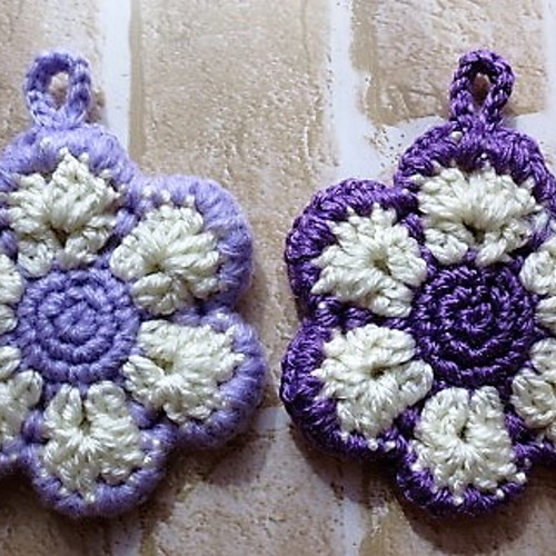 アクリルたわし エコたわし スクエア お花 楽天市場】アクリルたわし キット お花のコイル編みタワシ AMU