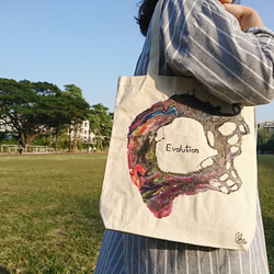 ｜Evolution 進化16｜ 壓克力顏料手繪提袋  Hand Drawn Bag 第1張的照片