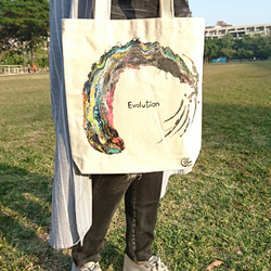 ｜Evolution 進化16｜ 壓克力顏料手繪提袋  Hand Drawn Bag 第8張的照片