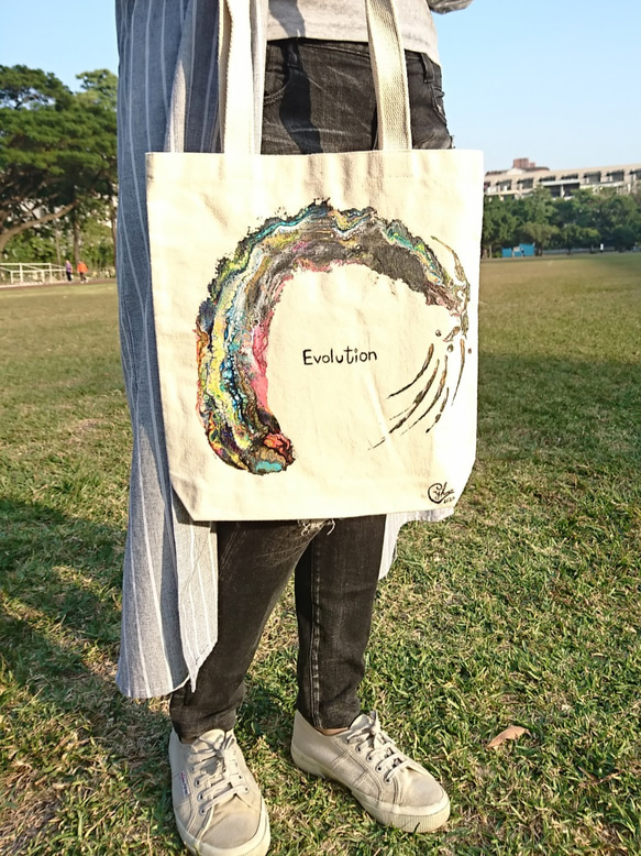 ｜Evolution 進化16｜ 壓克力顏料手繪提袋  Hand Drawn Bag 第8張的照片