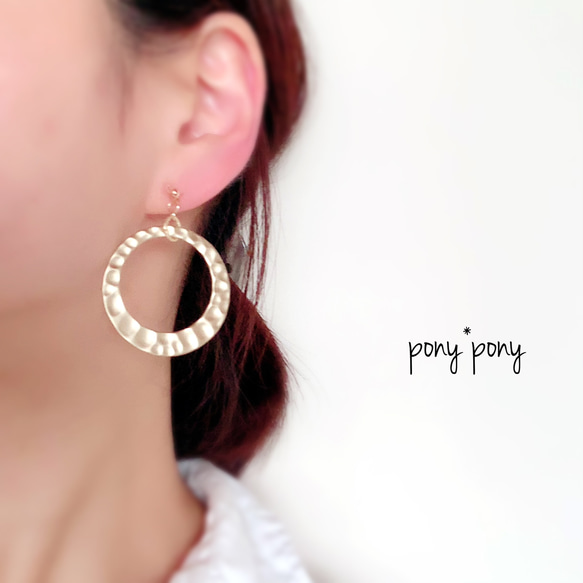 ＊Mat Gold＊メタルリング　　樹脂ノンホールピアス（イヤリング/ピアス） 2枚目の画像