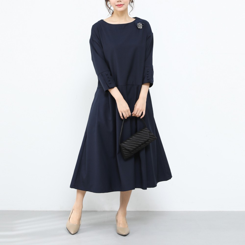 【即納】裾上げ無料♪サイズオーダー可♪フォーマル　タック　ゆったり　ワンピース・紺（103） 7,104円