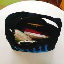 オトナ可愛い刺繍のハンドバッグ（ベツレヘム柄） 3枚目の画像