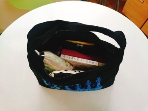 オトナ可愛い刺繍のハンドバッグ（ベツレヘム柄） 3枚目の画像