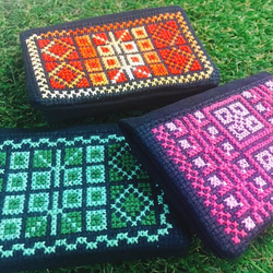 【パレスチナ刺繍】ポップで可愛い刺繍名刺入れ♡緑色 2枚目の画像