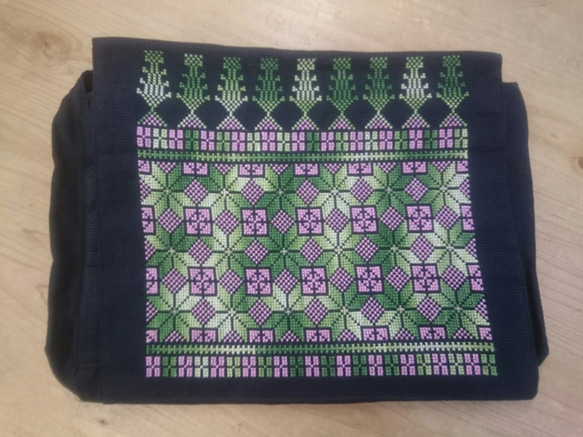パレスチナ刺繍がたっぷり刺繍されたショルダーバッグ（一点もの