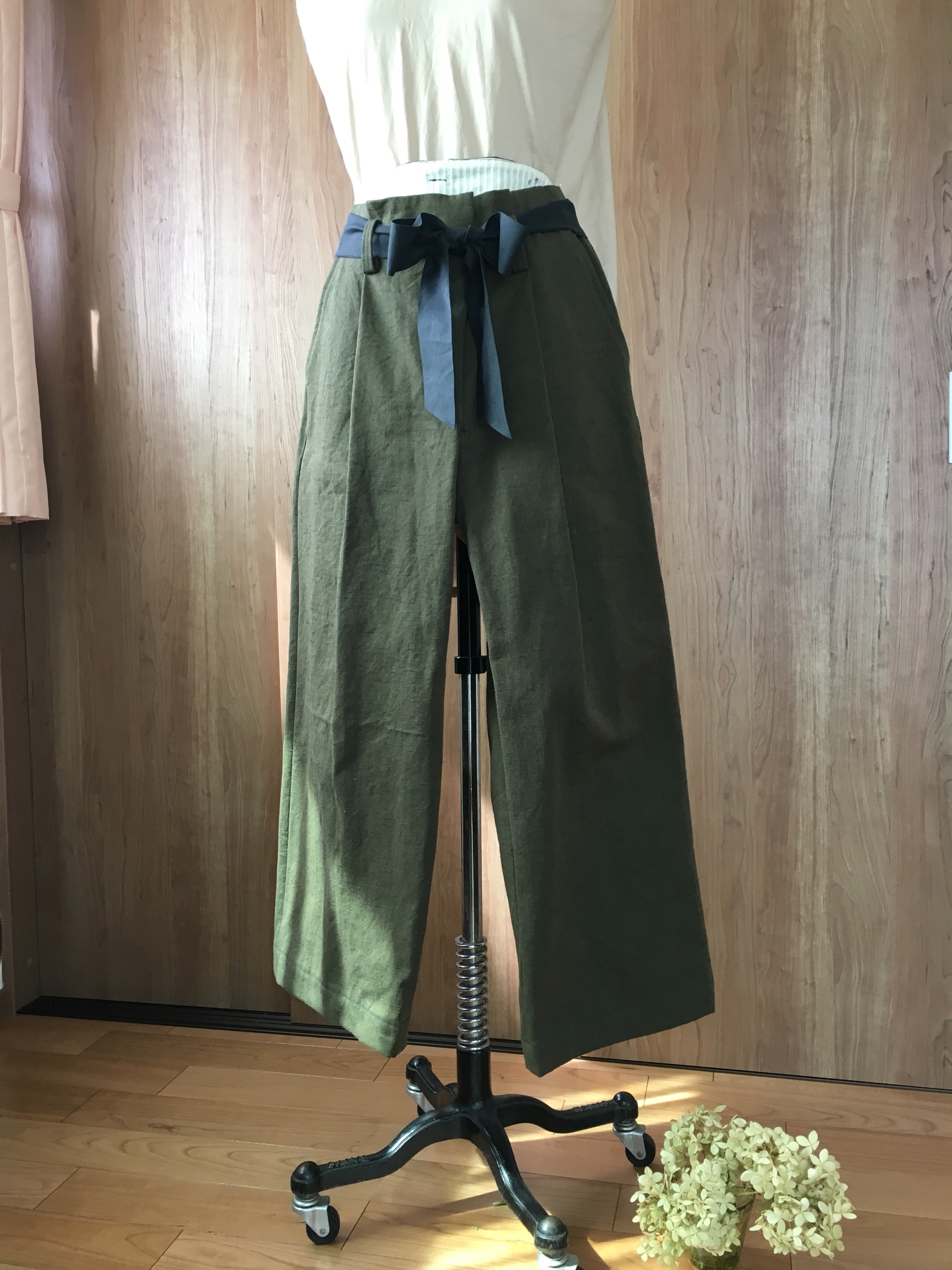 デニム タックワイドパンツ　カーキ