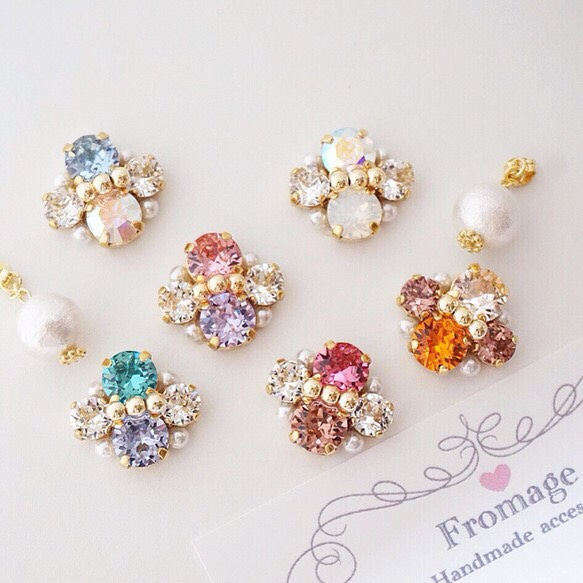 グリーン系　ビジュー　ピアス　ハンドメイド　イヤリング変更可 グリーン系ビジューピアスハンドメイドイヤリング変更可