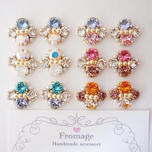 グリーン系　ビジュー　ピアス　ハンドメイド　イヤリング変更可 グリーン系ビジューピアスハンドメイドイヤリング変更可