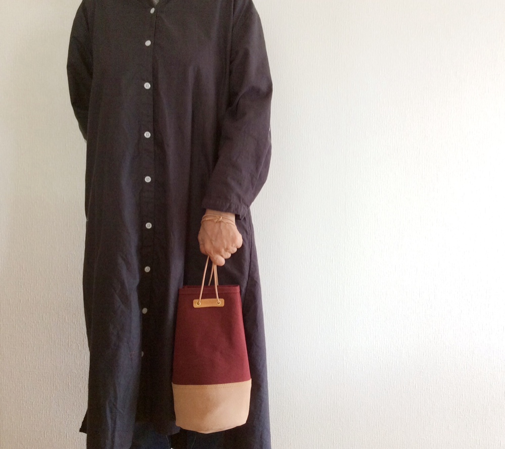 帆布と革の巾着バッグ　レッド