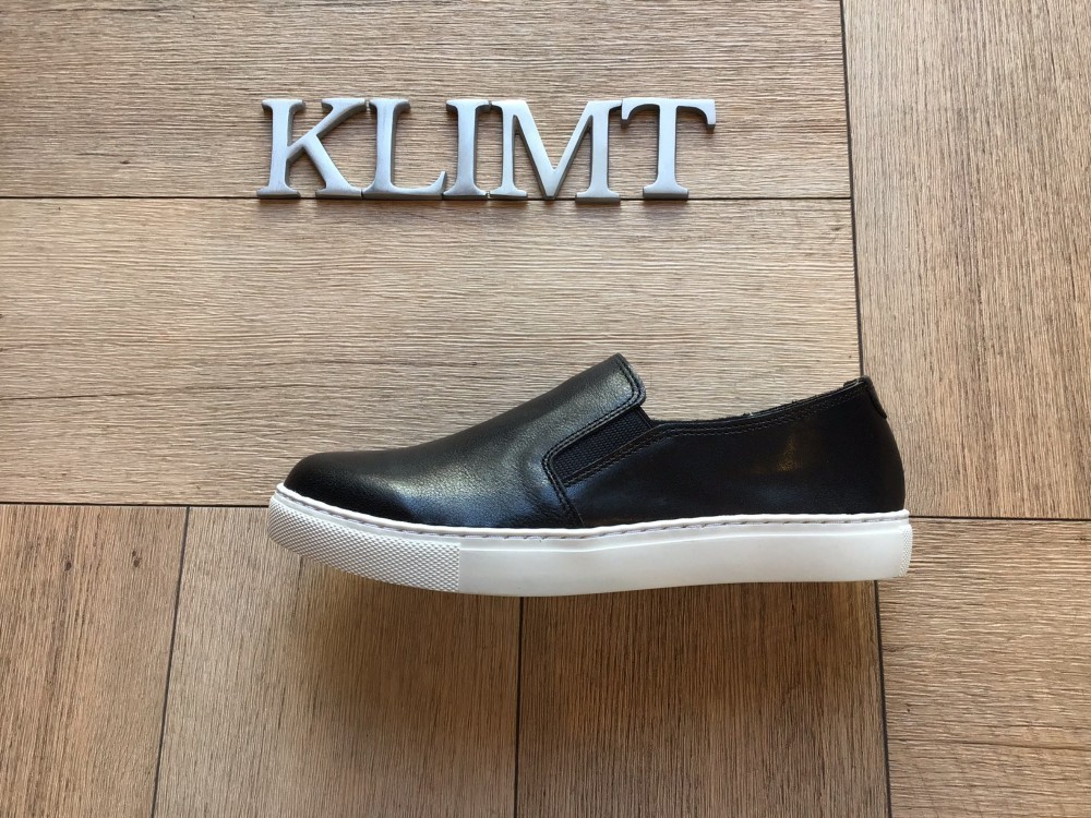 牛革スリッポンスニーカー　ブラック