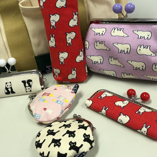 赤い鳥模様の朱肉入れ