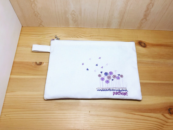 刺繍の通帳ケース【purple】 1枚目の画像