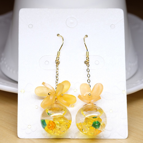 No.6  ハンドメイドアクセサリー　イヤリング　金木犀　ガラスドーム 0_0beb8a5bd61bf56f960162fde4c2
