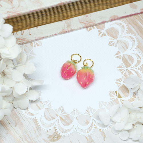 【いちご】おまとめ３点　ミルキーグラデーションリボンのピアス　イヤリング いちご様専用】おまとめ3点 ミルキーグラデーションリボンの