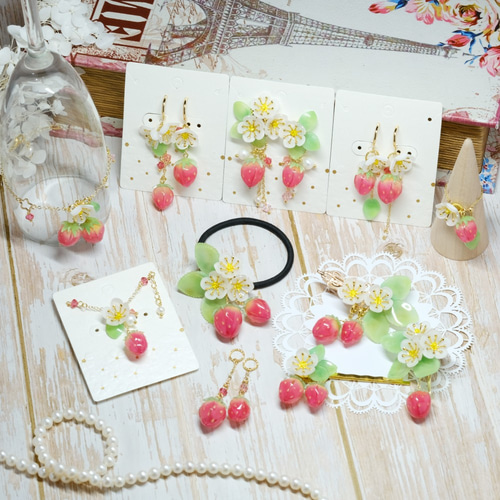 【いちご】おまとめ３点　ミルキーグラデーションリボンのピアス　イヤリング いちご様専用】おまとめ3点 ミルキーグラデーションリボンの