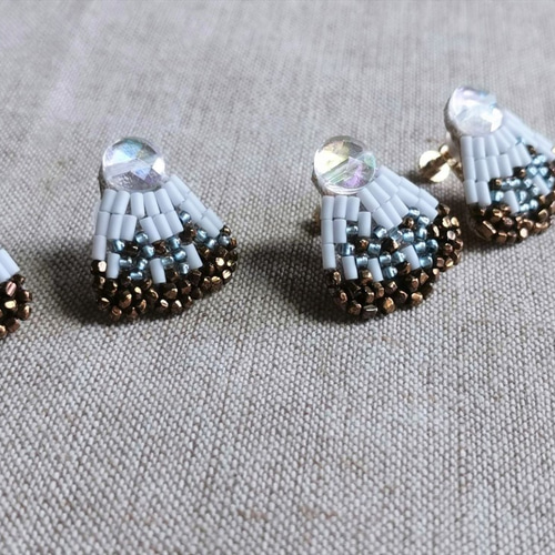Item No.794（ビーズ刺繍ピアス・イヤリング/受注制作） ピアス 