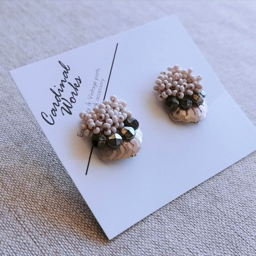 975.ビーズ刺繍ピアス　イヤリング Item No.795（ビーズ刺繍ピアス・イヤリング/受注制作