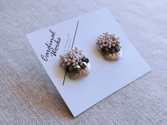 Item No.795（ビーズ刺繍ピアス・イヤリング/受注制作） イヤリング