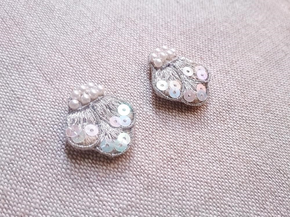 Item No.505（刺繍ピアス・イヤリング/受注制作）