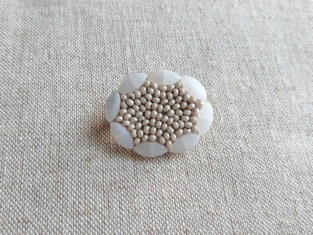 Item No.680（刺繍ブローチ/受注制作）