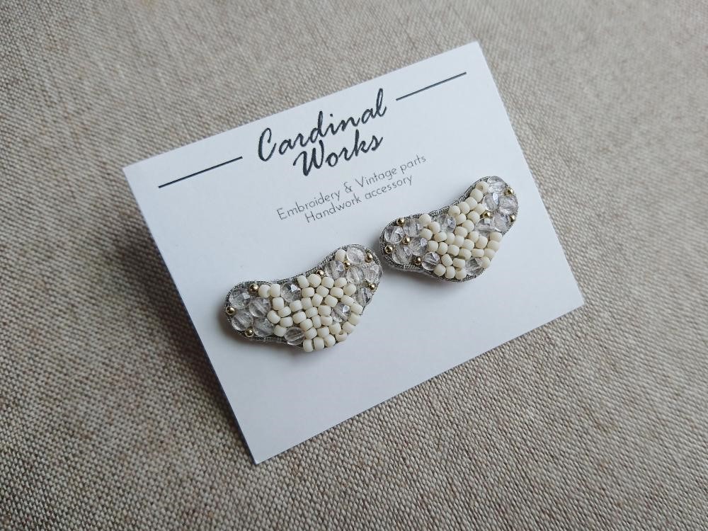 Item No.599（刺繍ピアス/受注制作）