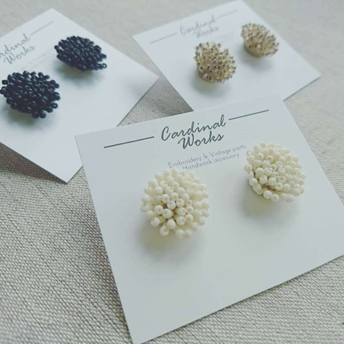 Item No.749（立体刺繍ピアス・イヤリング/受注制作） ピアス