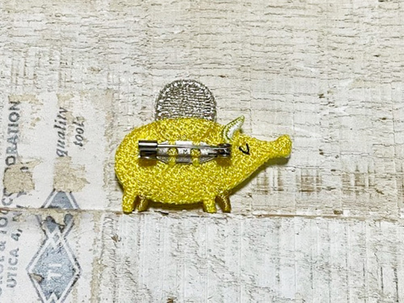 CUTOUT PINS / カットアウト・ピンズ　「PIGGY」col.yellow 2枚目の画像