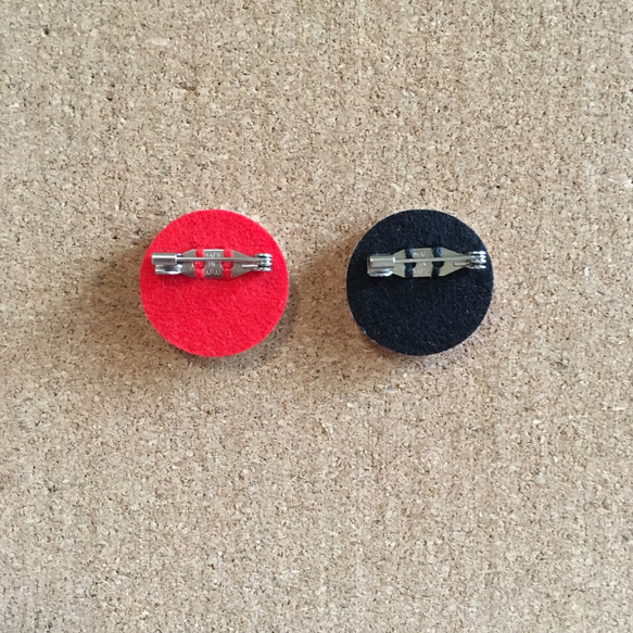 立体刺繍アクセサリー（Cut out 3-D embroidery pins） 3枚目の画像
