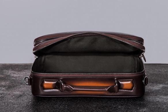 最高品質の素材イタリアベニスカーフレザーハンドバッグ 5枚目の画像