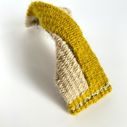 羊毛の手織りバレッタ　ねじり　くすみイエロー 4枚目の画像