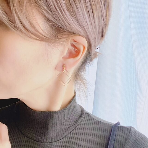 華奢スタイル〕ダブルスクエアのピアス/イヤリング イヤリング