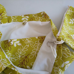 リーフ黄緑北欧調　お洒落なママバッグとポーチset　大きなママバッグ　お買い物バッグ 2枚目の画像