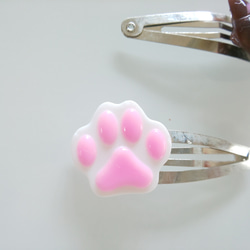 【送料無料】可愛い肉球&猫ヘアアクセ（小）　レジン肉球　レジン猫　ヘアピン 2枚目の画像