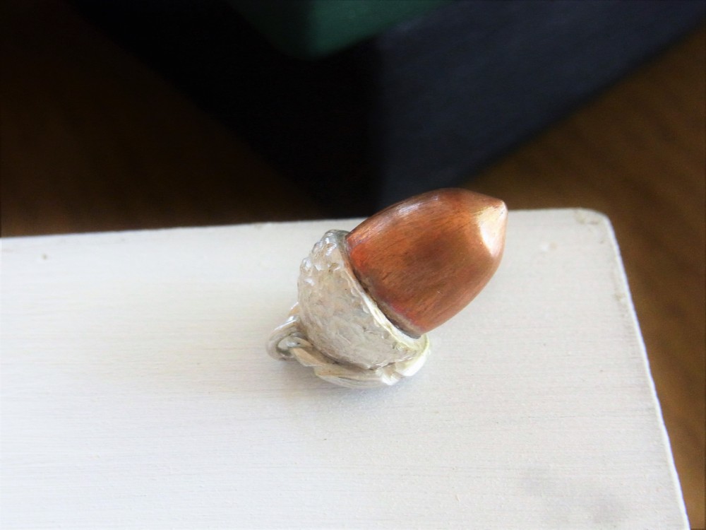 彫金ペンダント、どんぐり【コナラ】
