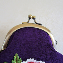 日本刺繍【牡丹】華麗な絹のがま口＜手のひらサイズ＞　◆紫色◆　 5枚目の画像