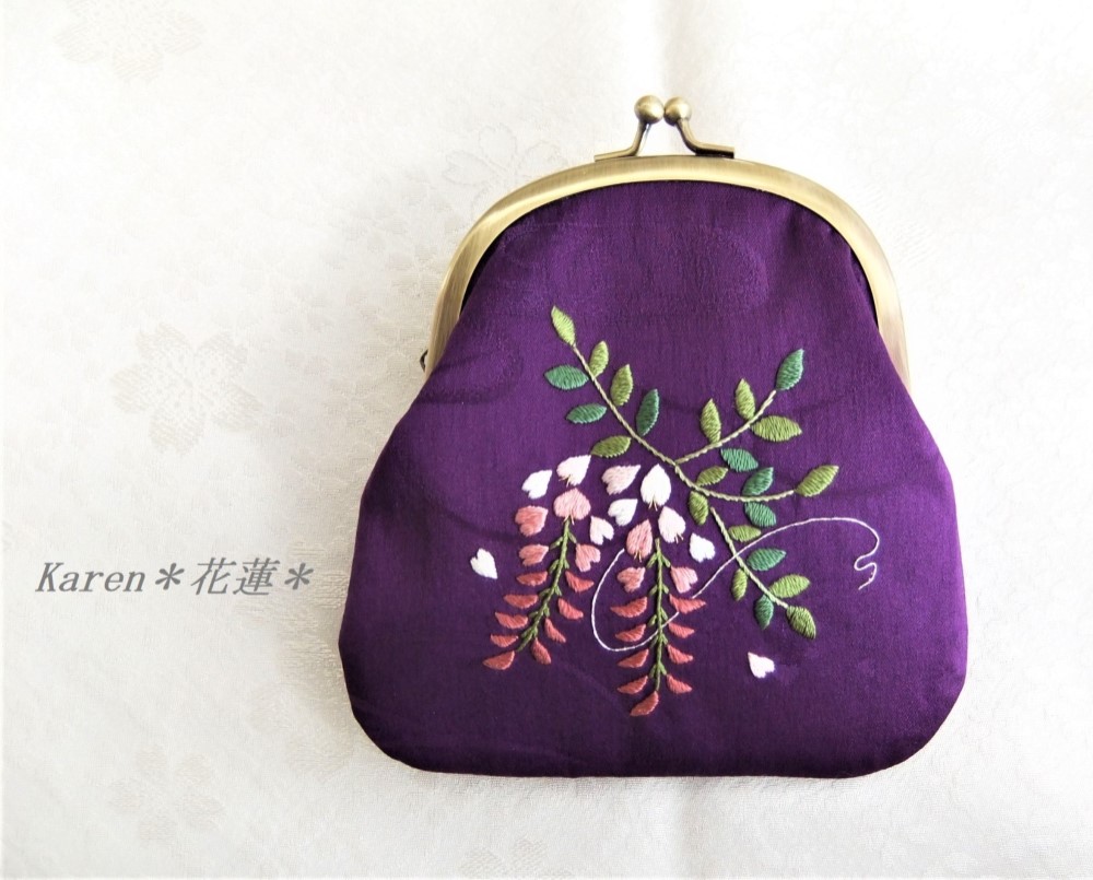春めく季節のがま口ポーチ　手刺繍　ハンドメイド 春めく季節のがま口ポーチ手刺繍ハンドメイド