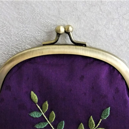 日本刺繍【藤の花】のがま口ポーチ ポーチ Karen＊花蓮＊ 通販